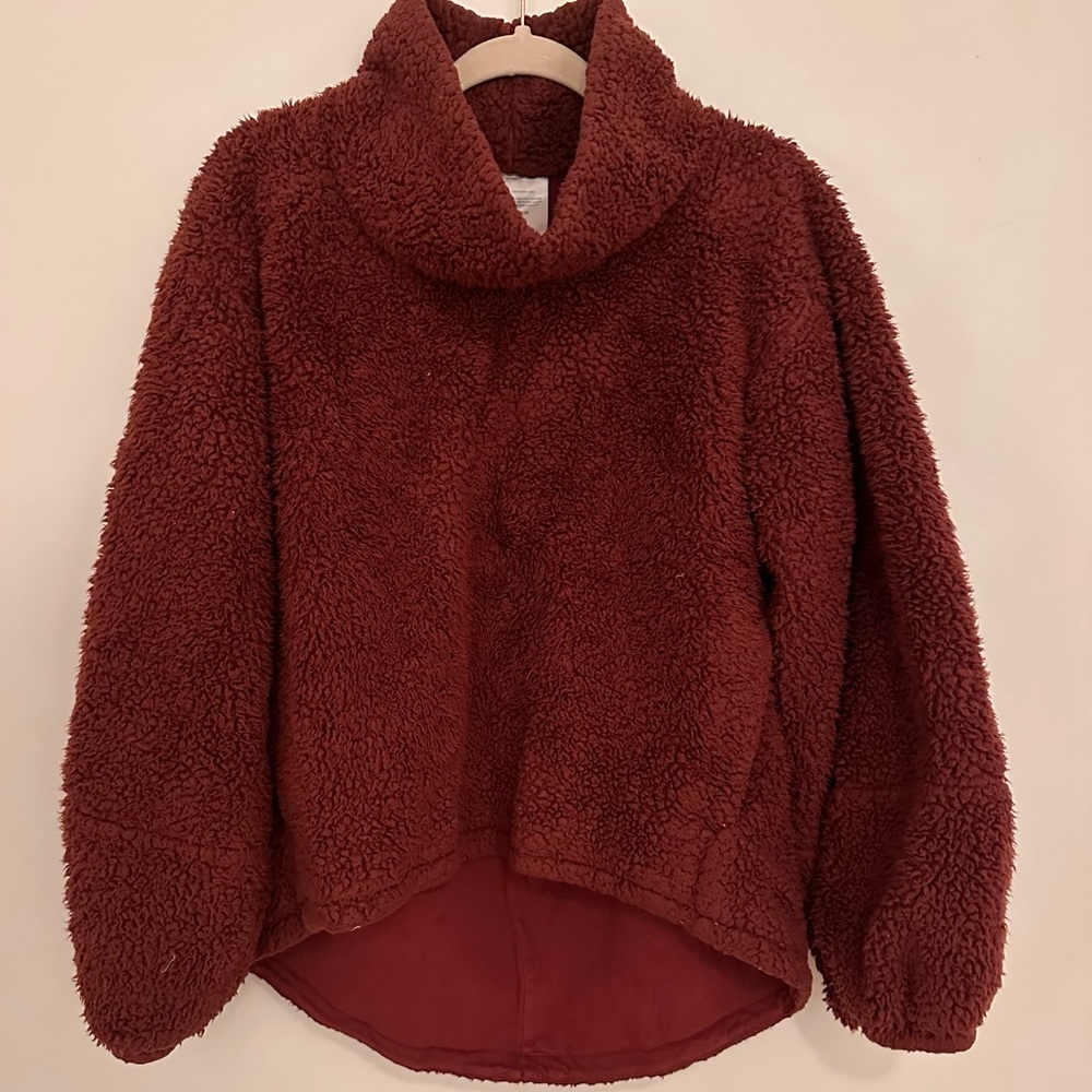 Lululemon Sherpa mock neck